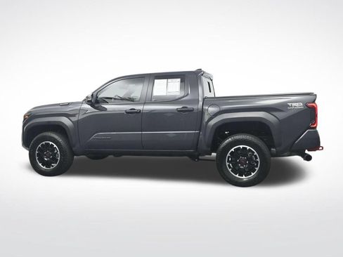 Used 2025 Toyota Tacoma TRD Off-Road w/ TRD Off Road Upgrade Package AWD/4WD image 10