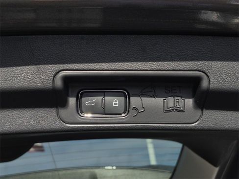 Used 2025 Ford Explorer Active image 9