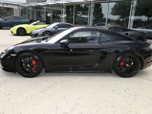 Used 2018 Porsche 718 Cayman GTS image 8