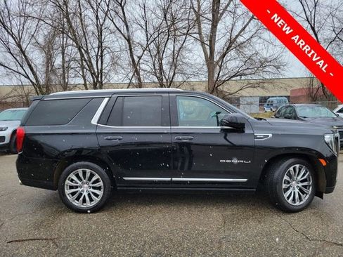 Used 2021 GMC Yukon Denali w/ Denali Ultimate Package image 3