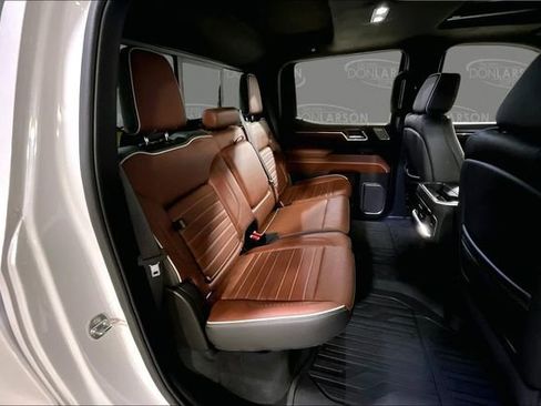 Certified 2024 GMC Sierra 1500 Denali Ultimate AWD/4WD image 17