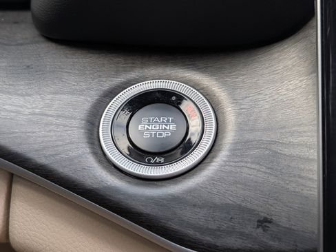 Used 2025 Jeep Grand Cherokee Limited image 34