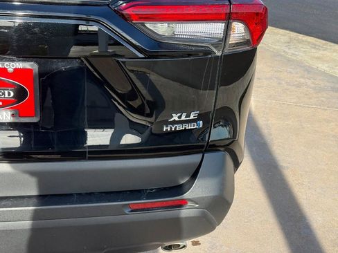 Certified 2024 Toyota RAV4 XLE w/ Convenience Package image 10