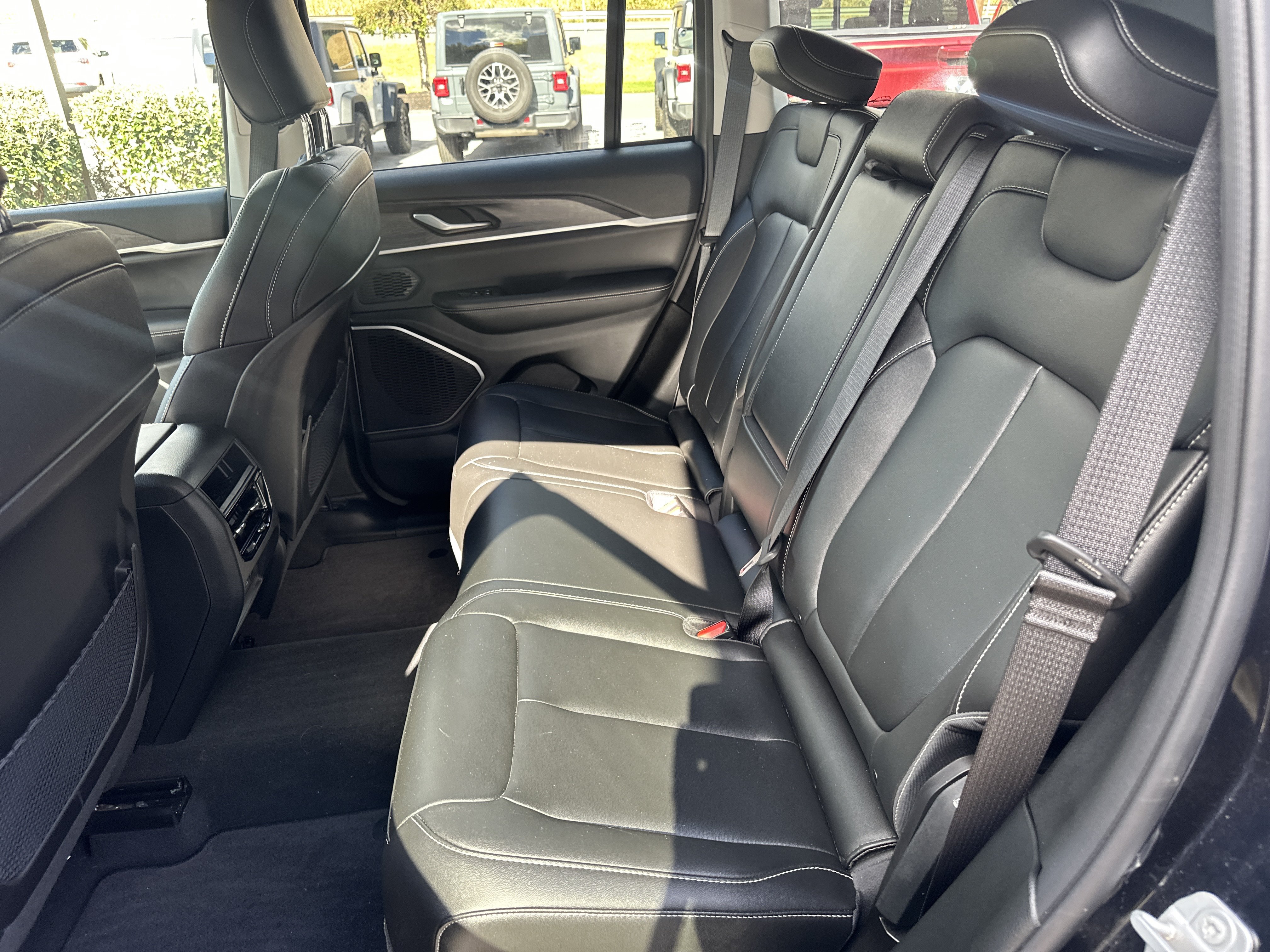 Used 2024 Jeep Grand Cherokee Limited 4xe AWD/4WD image 13