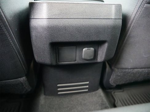 Used 2025 Toyota Tacoma SR5 image 18