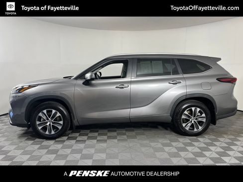 Certified 2026 Toyota Highlander XLE AWD/4WD image 16