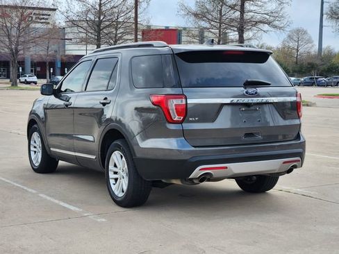Used 2017 Ford Explorer XLT w/ Equipment Group 201A image 7
