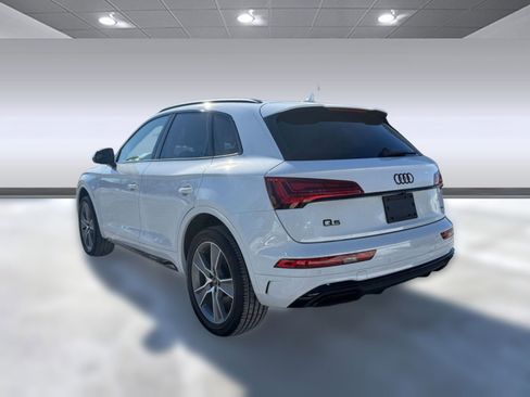 Certified 2025 Audi Q5 2.0T Premium w/ Convenience Plus Package image 3