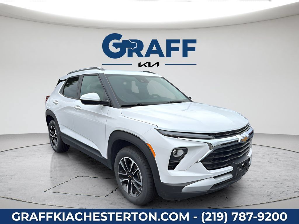 Used 2025 Chevrolet TrailBlazer LT AWD/4WD image 15