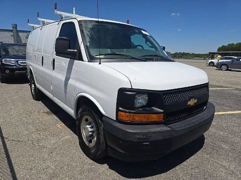 Used 2017 Chevrolet Express 2500 RWD image 1