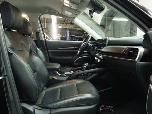 Used 2024 Kia Telluride S FWD image 22