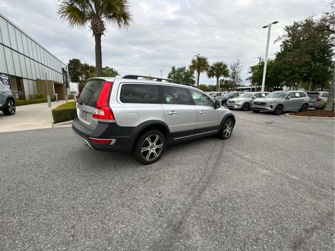 Used 2015 Volvo XC70 T6 Platinum w/ Climate Package image 17