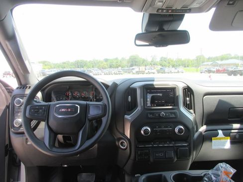 New 2026 GMC Sierra 2500 Pro AWD/4WD image 16