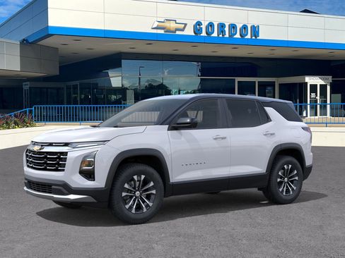 New 2026 Chevrolet Equinox LT w/ Convenience Package II image 2