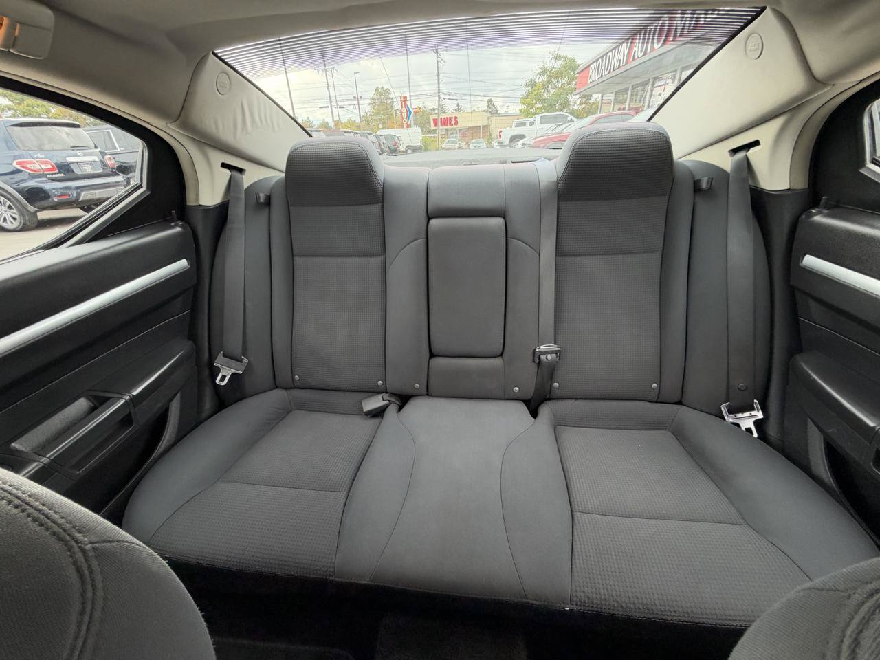 Used 2010 Dodge Charger SXT RWD image 15