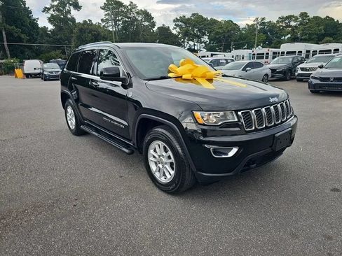 Used 2019 Jeep Grand Cherokee Laredo AWD/4WD image 8