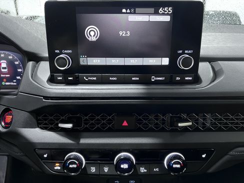 Used 2023 Honda Accord EX image 21