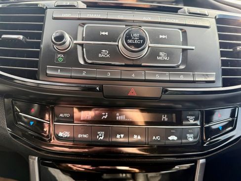 Used 2017 Honda Accord Sport Special Edition image 29