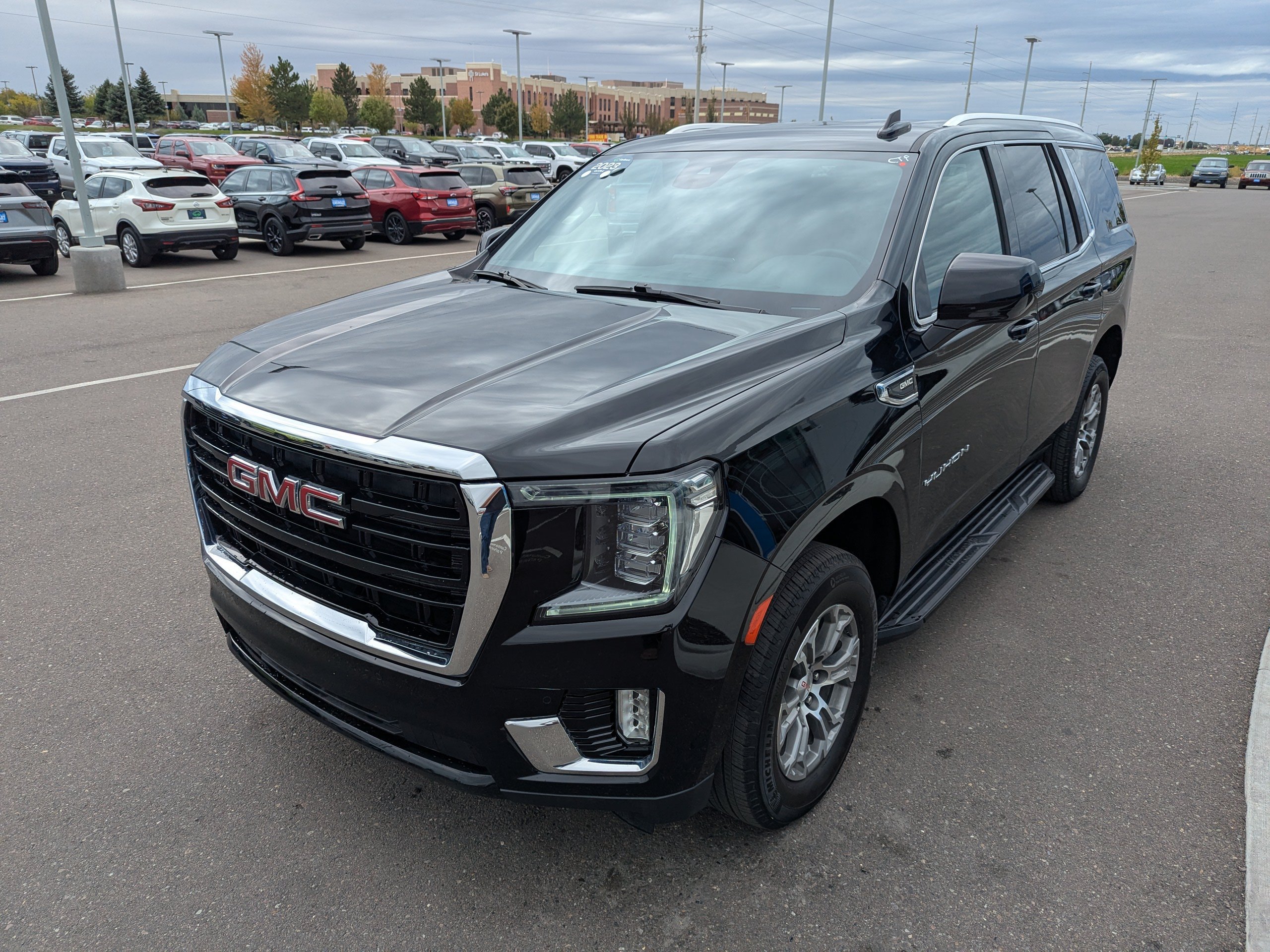 Certified 2023 GMC Yukon SLE w/ Gmc Pro Safety Plus Package AWD/4WD image 8
