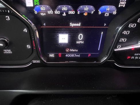 Certified 2023 GMC Sierra 2500 Denali w/ Denali Black Diamond Edition AWD/4WD image 19