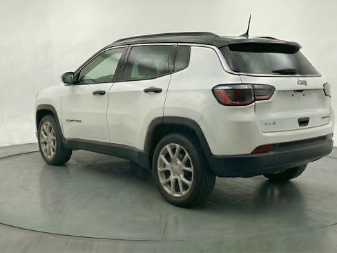 Used 2025 Jeep Compass Limited image 6