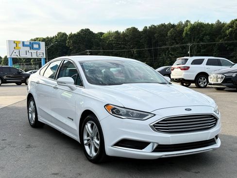 Used 2018 Ford Fusion SE w/ Equipment Group 602A FWD image 5