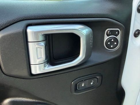 Used 2022 Jeep Wrangler Unlimited Sport image 14