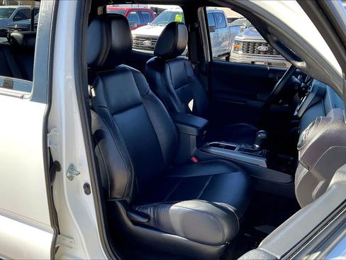 Used 2023 Toyota Tacoma TRD Off-Road image 8