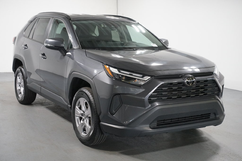Certified 2025 Toyota RAV4 XLE FWD image 3
