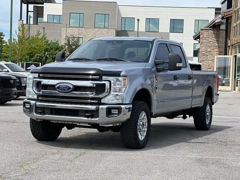 Used 2022 Ford F350 XLT w/ Camper Package AWD/4WD image 4
