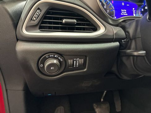 Used 2026 Chrysler Pacifica Select FWD image 26