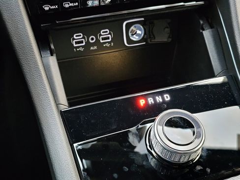 New 2025 Jeep Grand Cherokee L Laredo image 14