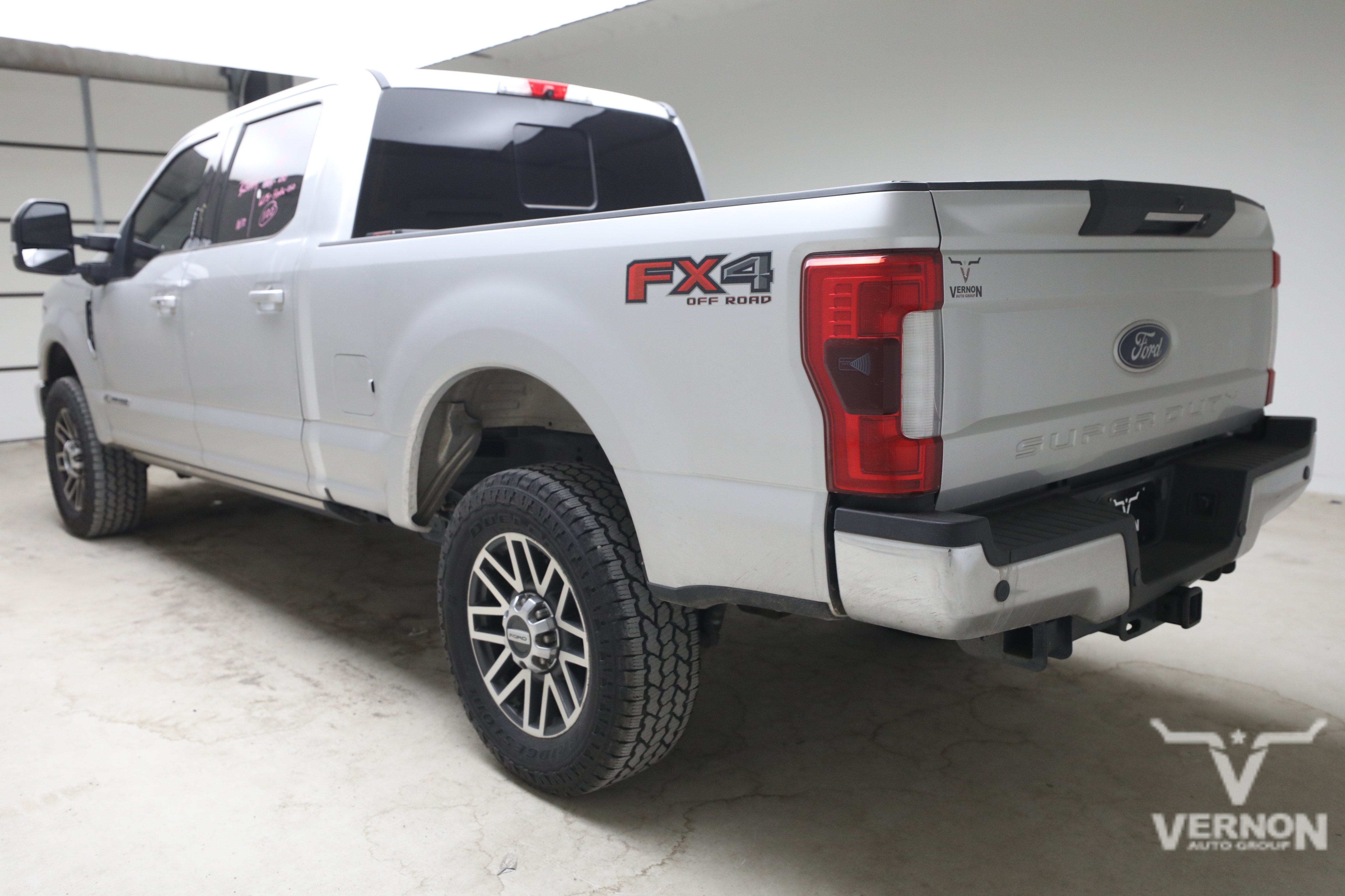 Used 2018 Ford F250 Lariat w/ Lariat Ultimate Package AWD/4WD image 2