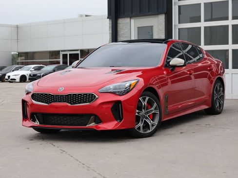 Used 2018 Kia Stinger GT2 AWD/4WD image 3