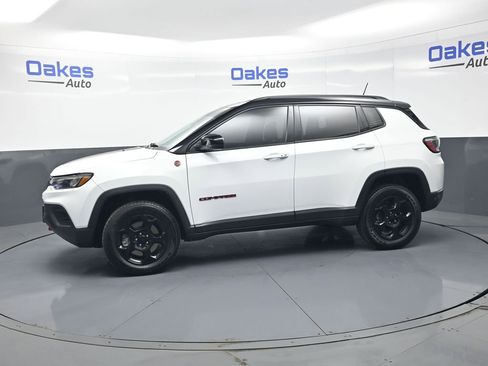Used 2023 Jeep Compass Trailhawk AWD/4WD image 5