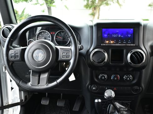 Used 2015 Jeep Wrangler Unlimited Sport image 19