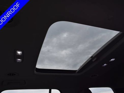 Used 2020 Chevrolet Traverse RS w/ LPO, Cargo Package AWD/4WD image 4