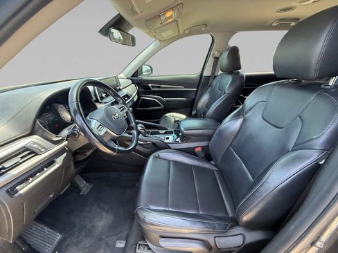 Used 2020 Kia Telluride LX AWD/4WD image 11