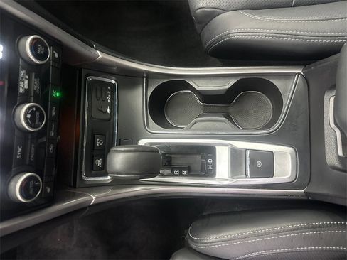 Used 2022 Subaru Ascent Limited w/ Technology Package image 35