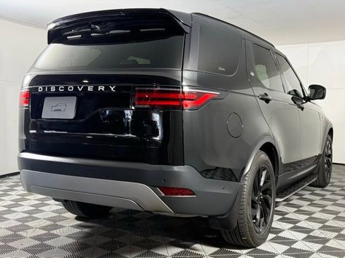 Certified 2025 Land Rover Discovery S image 9