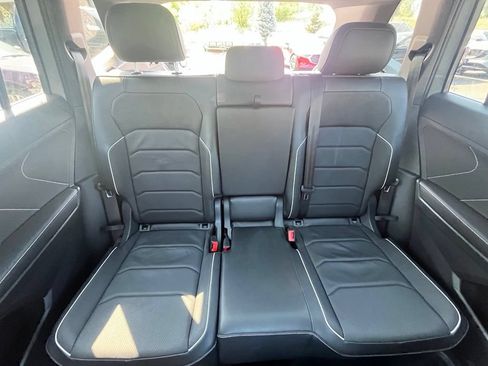 Used 2022 Volkswagen Tiguan SEL R-Line AWD/4WD image 27