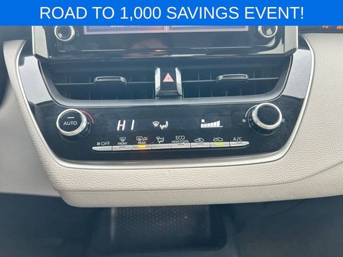 Used 2020 Toyota Corolla LE image 27