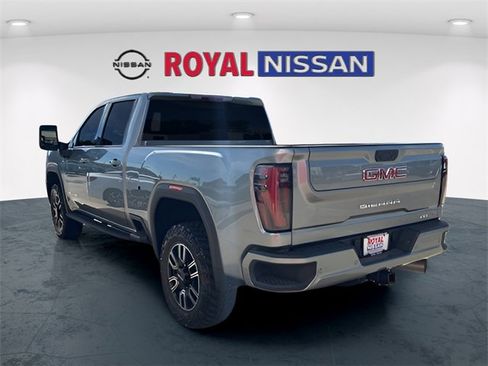 Used 2025 GMC Sierra 2500 AT4 w/ AT4 Premium Plus Package image 6