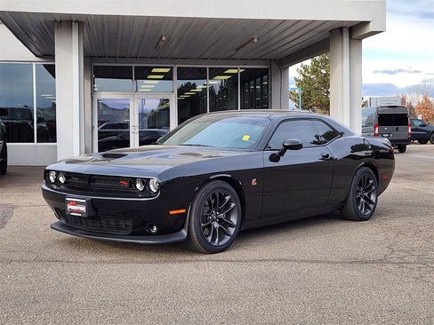 Used 2021 Dodge Challenger R/T Scat Pack w/ Driver Convenience Group image 4
