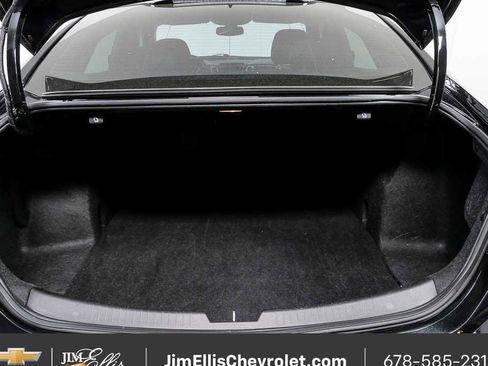 Used 2017 Chevrolet Malibu LT image 28