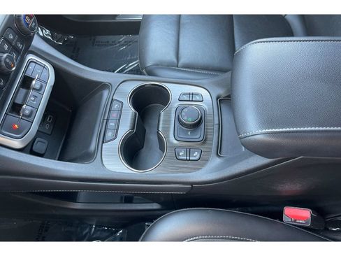 Used 2023 GMC Acadia SLT AWD/4WD image 33