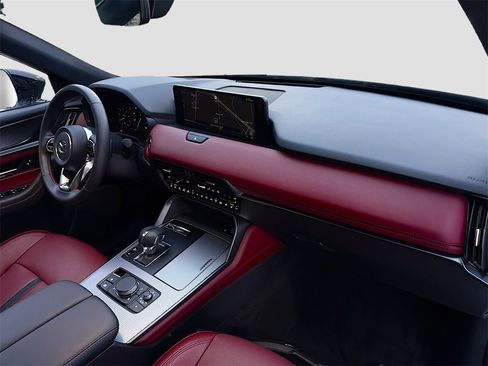 Used 2025 MAZDA CX-70 3.3 Turbo S w/ Premium Package image 34