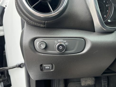 Used 2023 Chevrolet Blazer LT image 20