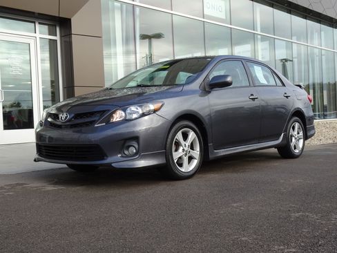 Used 2012 Toyota Corolla S image 1