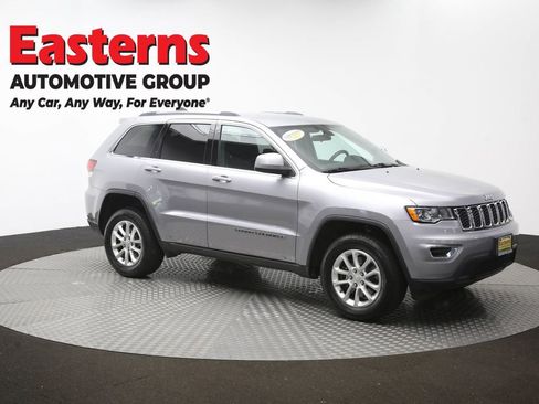 Used 2021 Jeep Grand Cherokee Laredo AWD/4WD image 46